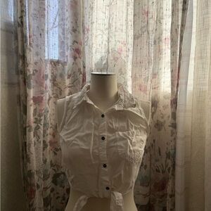 Love Tree White Sleeveless Button-Front Tie Hem Top